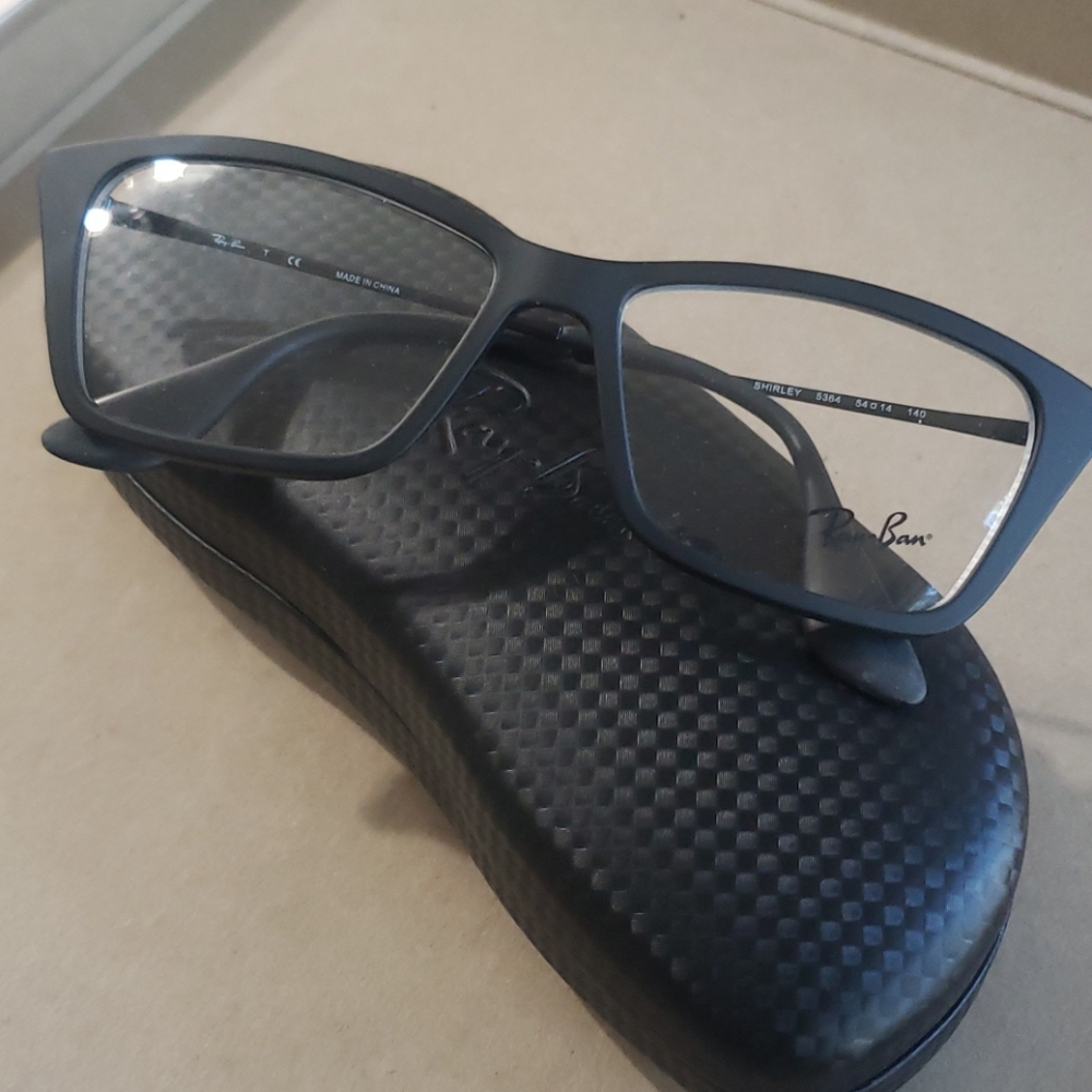Eyeglasses
